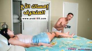 الاخ يصور طيز اخته وهي نايمة سكس مترجم